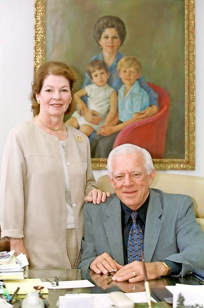 Romero Barcelo y su esposa